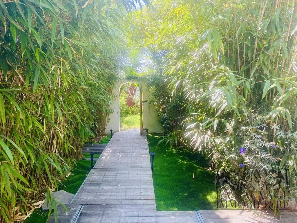 5 bedrooms House in Bidart, France No. 106433