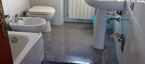 3-salle Appartement à Rome, Italy No. 14666 11