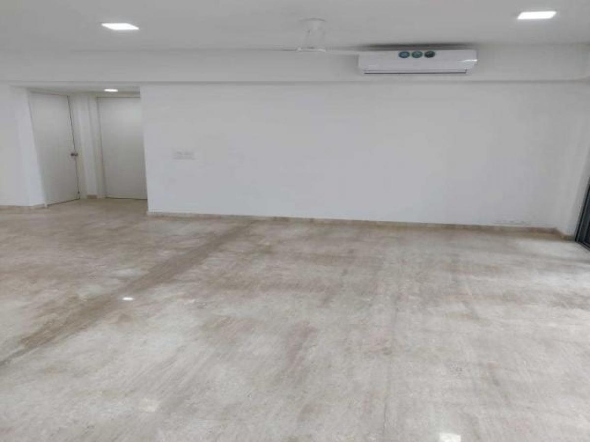 3 bedrooms House in Mumbai, India No. 14618