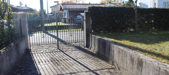 Casa de 8 habitaciónes en Pordenone, Italy No. 104112 28