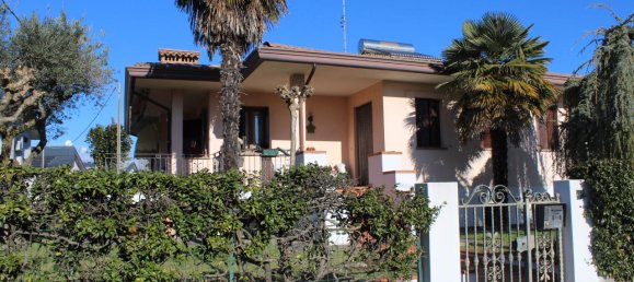 Casa de 8 habitaciónes en Pordenone, Italy No. 104112 2