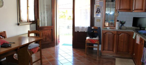 Casa de 8 habitaciónes en Pordenone, Italy No. 104112 10