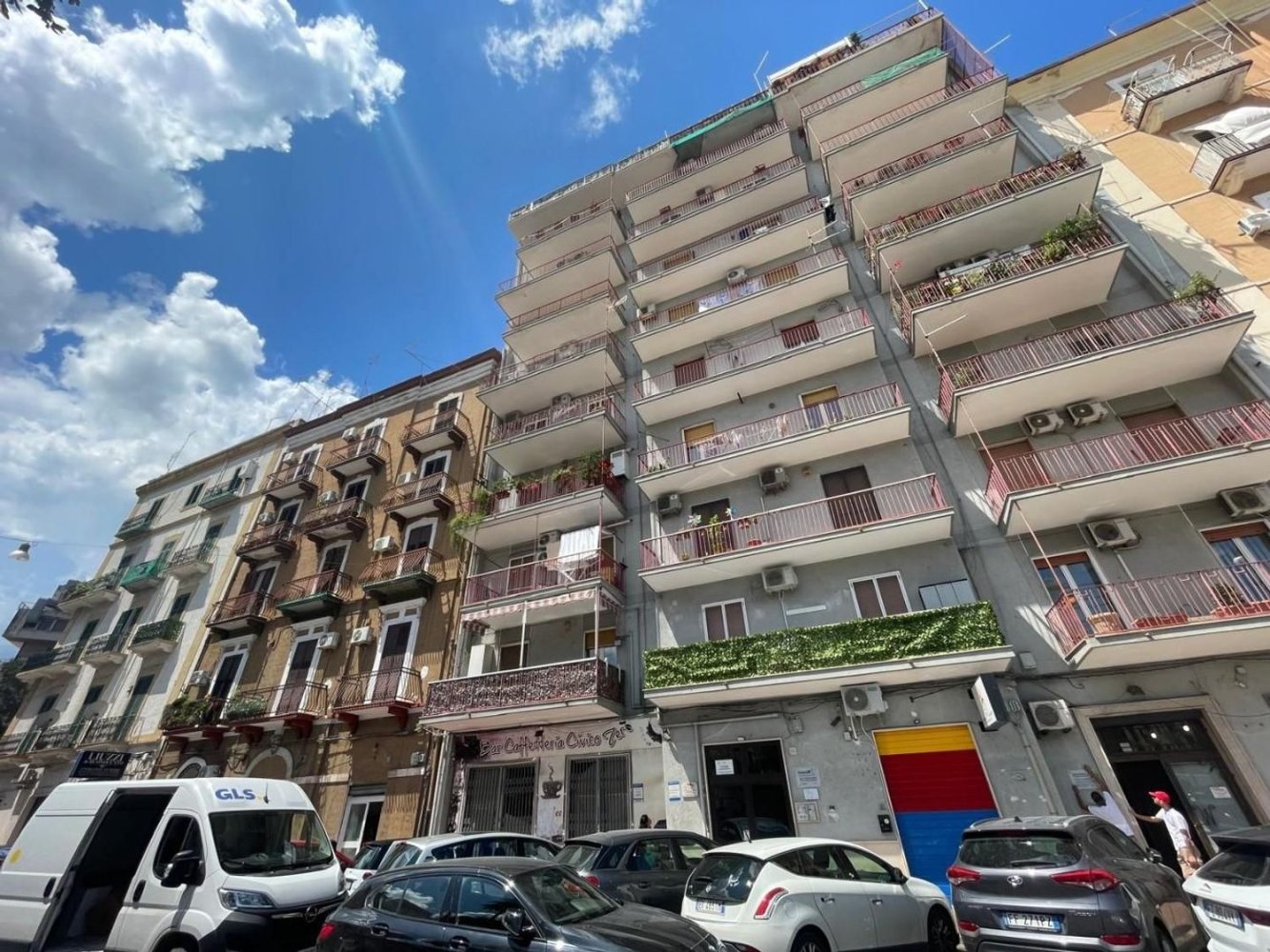 4 rooms Apartment in Taranto, Italy No. 287025