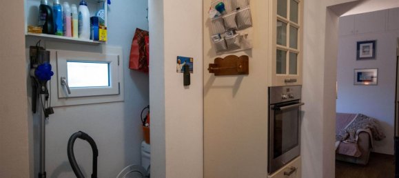 3 rooms Apartment in Florence, Italy No. 171536 8