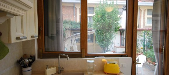 3 rooms Apartment in Florence, Italy No. 171536 13