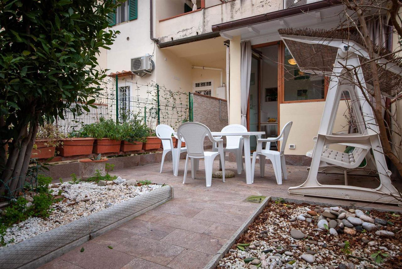 3 rooms Apartment in Florence, Italy No. 171536