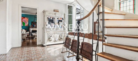 5 bedrooms House in Saint-Cloud, France No. 171026 20