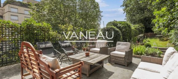 5 bedrooms House in Saint-Cloud, France No. 171026 32