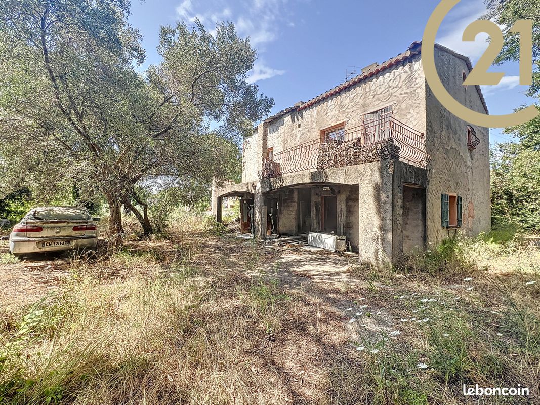 5 bedrooms Land in Roquebrune-sur-Argens, France No. 338522