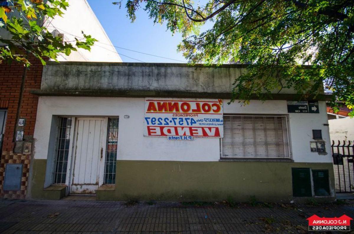 2 bedrooms House in Tres de Febrero, Argentina No. 54061