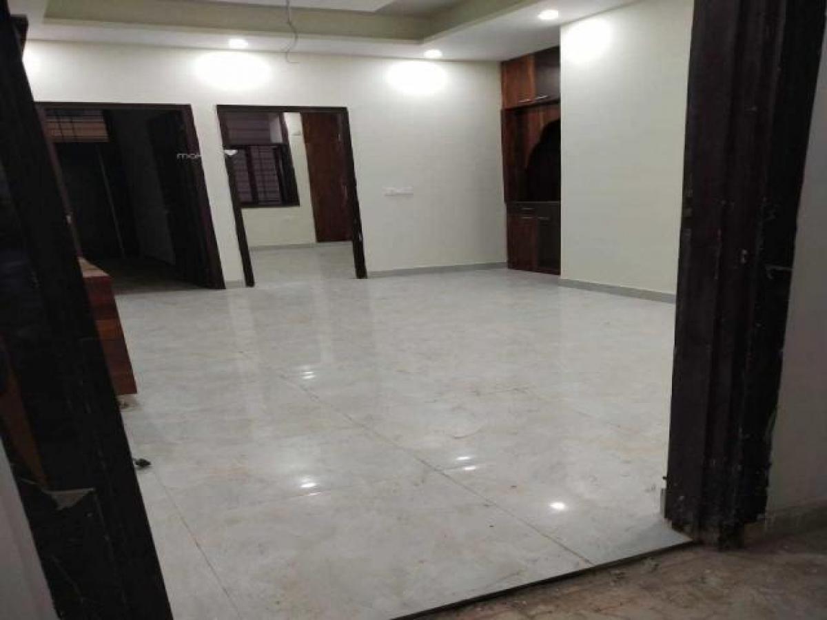 Casa de 2 dormitorios en Noida, India No. 66879