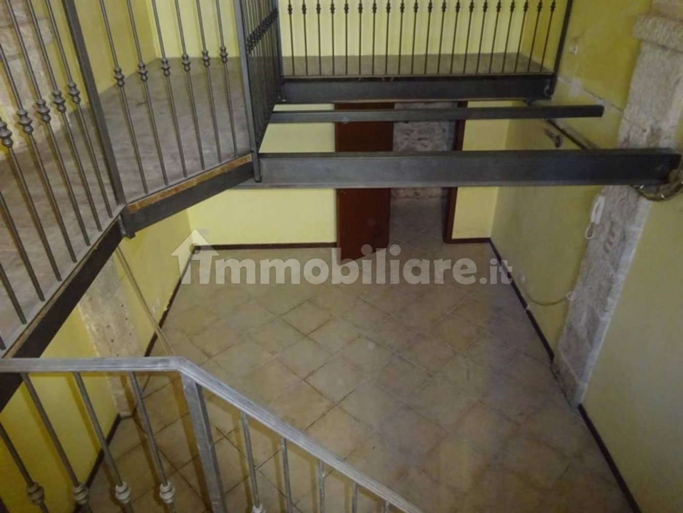 35m² Office in Ascoli Piceno, Italy No. 319511