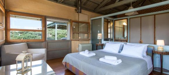 6 bedrooms Villa in Chania, Greece No. 2571 11