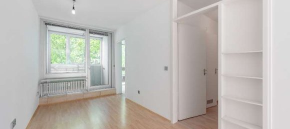 2 bedrooms Apartment in Munich, Germany No. 273021 3