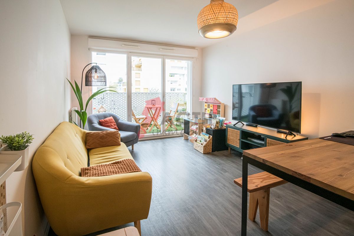 Apartamento de 2 dormitorios en Evry, France No. 170122