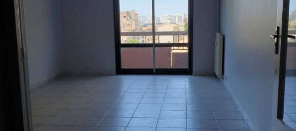 2 chambres Appartement à Marseille, France No. 333996 4