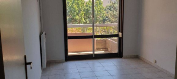 2 chambres Appartement à Marseille, France No. 333996 3