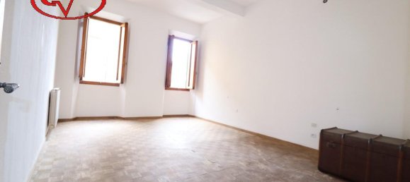 6 rooms Apartment in Figline e Incisa Valdarno, Italy No. 235156 4