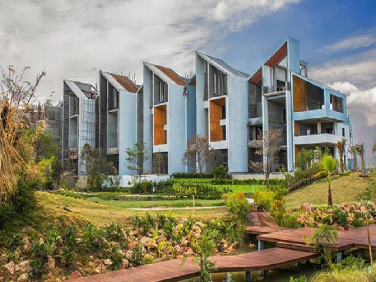 4 bedrooms House in Noida, India No. 68001