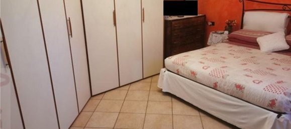 3 rooms Apartment in Somma Lombardo, Italy No. 315055 5