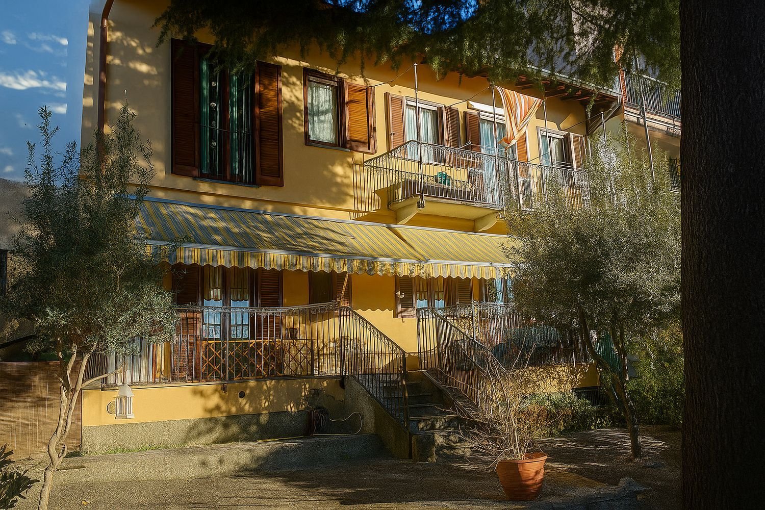 3 rooms Apartment in Somma Lombardo, Italy No. 315055