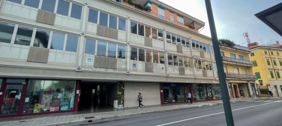 3-salle Propriété commerciale à Udine, Italy No. 135141 2
