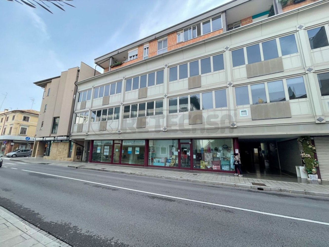 3-salle Propriété commerciale à Udine, Italy No. 135141