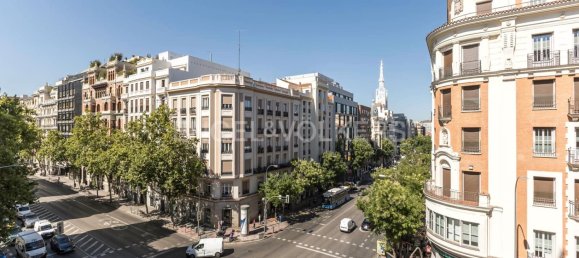 4 bedrooms Apartment in Madrid, Spain No. 134979 20