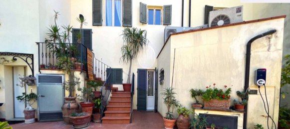 4 bedrooms House in Santa Croce sull'Arno, Italy No. 349657 6