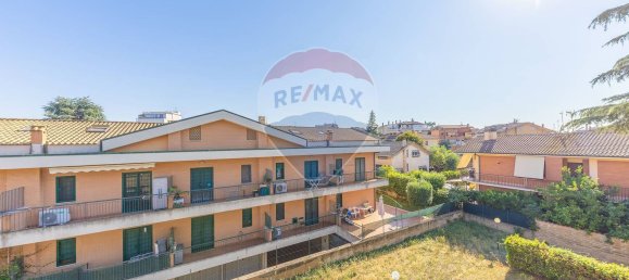 Apartamento de 4 dormitorios en Marino, Italy No. 359235 8