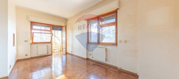 Apartamento de 4 dormitorios en Marino, Italy No. 359235 4