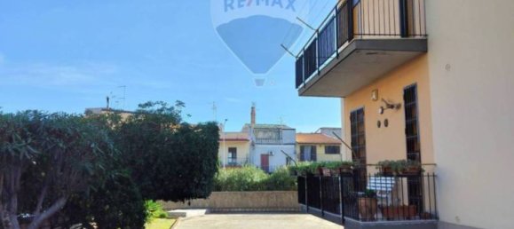 Apartamento de 4 dormitorios en Catania, Italy No. 168645 30