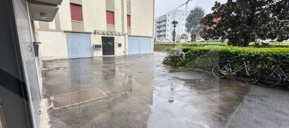 1 room Garage in Bologna, Italy No. 34496 5