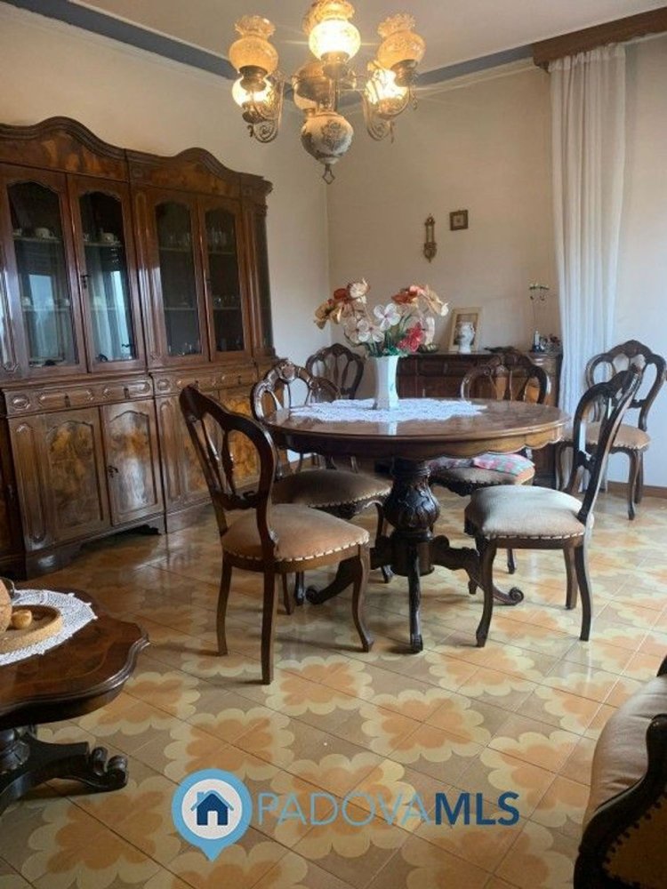 6غرفة منزل في Albignasego, Italy رقم 208860