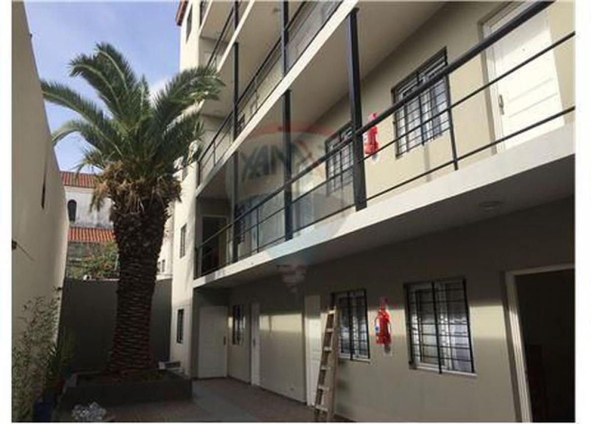 1000m² Commercial property in Tres de Febrero, Argentina No. 24229