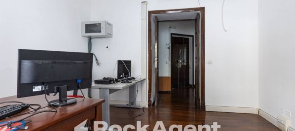 6 bedrooms Apartment in Rome, Italy No. 264261 18