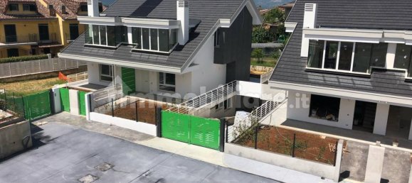 Дом с 3 спальнями в Фрозиноне, Италия № 170701 10