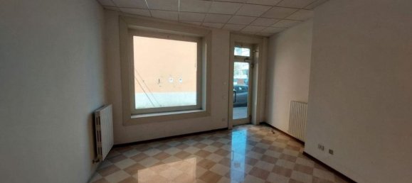 63m² Commercial property in Fidenza, Italy No. 372504 5