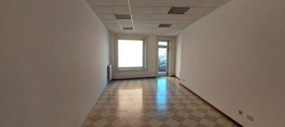 63m² Commercial property in Fidenza, Italy No. 372504 6