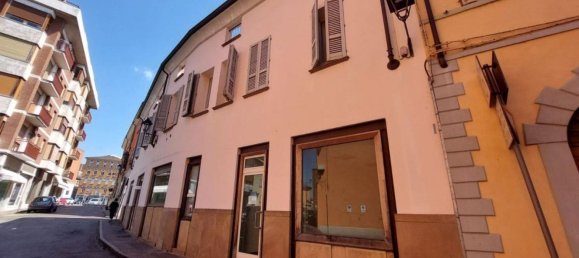 63m² Commercial property in Fidenza, Italy No. 372504 11
