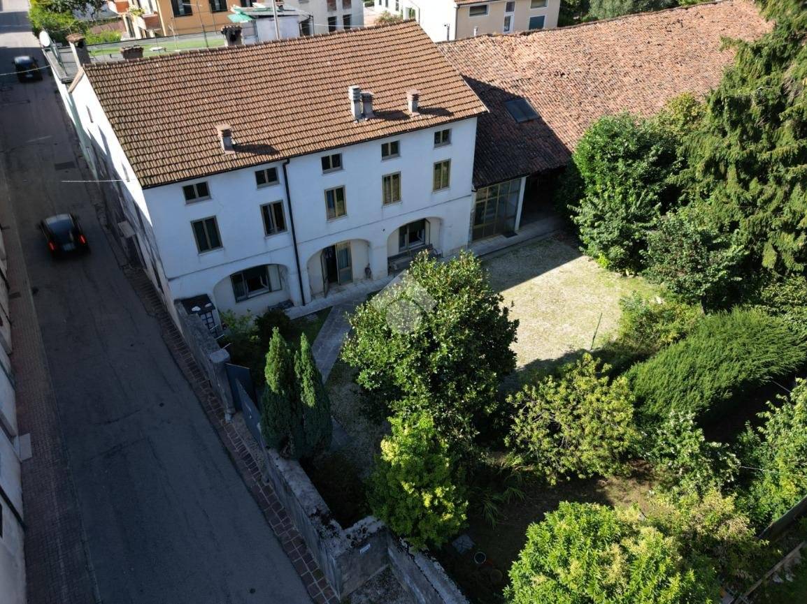 Casa de 5 dormitorios en Schio, Italy No. 141833