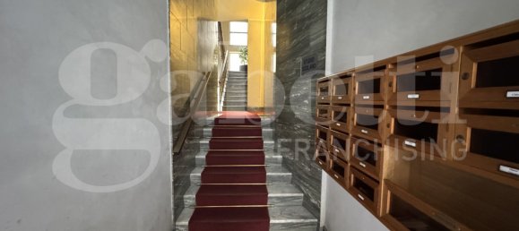 2 bedrooms Apartment in Turin, Italy No. 269128 2