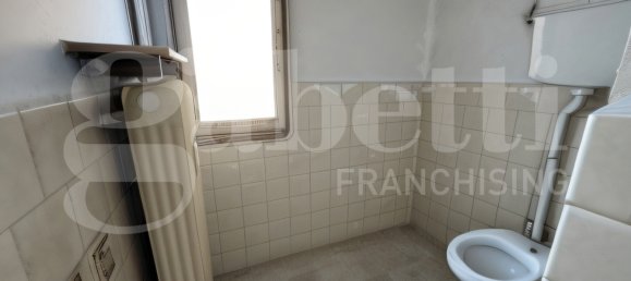 2 bedrooms Apartment in Turin, Italy No. 269128 20