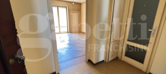 2 bedrooms Apartment in Turin, Italy No. 269128 4