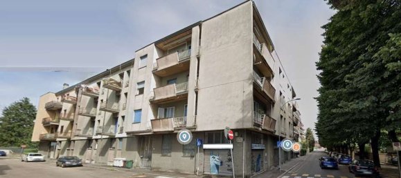5 rooms Apartment in Legnano, Italy No. 331455 3