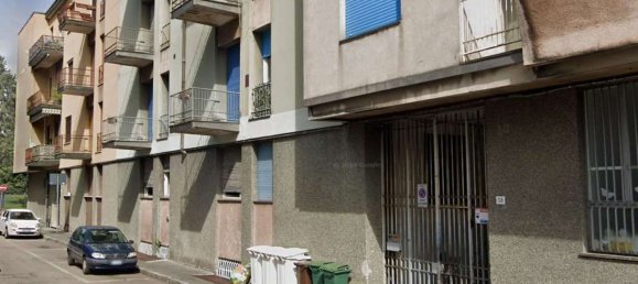 5 rooms Apartment in Legnano, Italy No. 331455 2