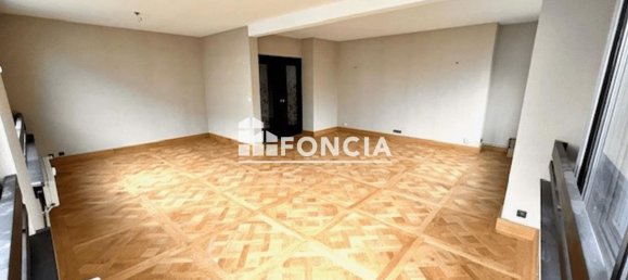 2 bedrooms Apartment in Valenciennes, France No. 66029 3