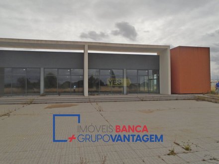 25300m² Building in Samora Correia, Portugal No. 136349