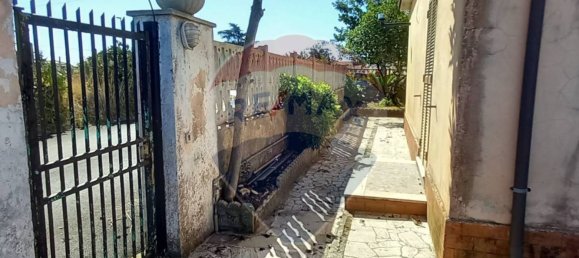 2 bedrooms Villa in Anzio, Italy No. 371323 4