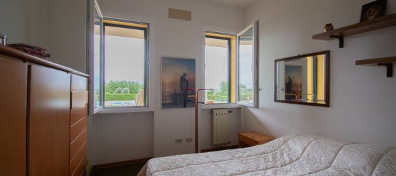 3-salle Appartement à Moniga del Garda, Italy No. 263227 18